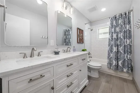 18044 SW 89th Place Palmetto Bay FL 33157
