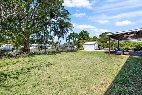 18044 SW 89th Place Palmetto Bay FL 33157