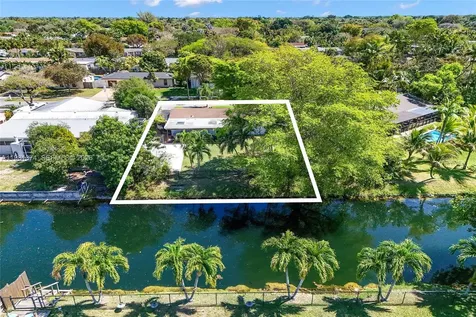 18044 SW 89th Place Palmetto Bay FL 33157