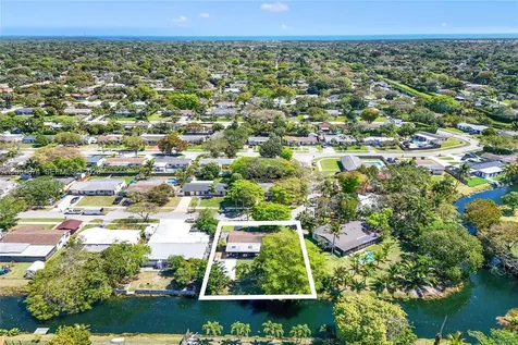 18044 SW 89th Place Palmetto Bay FL 33157