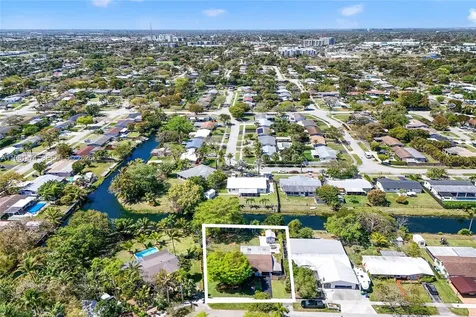 18044 SW 89th Place Palmetto Bay FL 33157