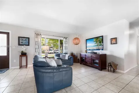 18044 SW 89th Place Palmetto Bay FL 33157