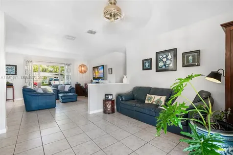 18044 SW 89th Place Palmetto Bay FL 33157