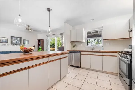 18044 SW 89th Place Palmetto Bay FL 33157