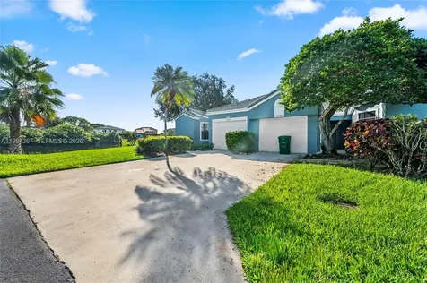 8220 Waterford Lane Tamarac FL 33321