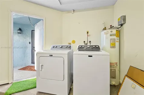 8220 Waterford Lane Tamarac FL 33321
