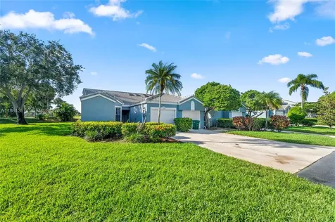 8220 Waterford Lane Tamarac FL 33321