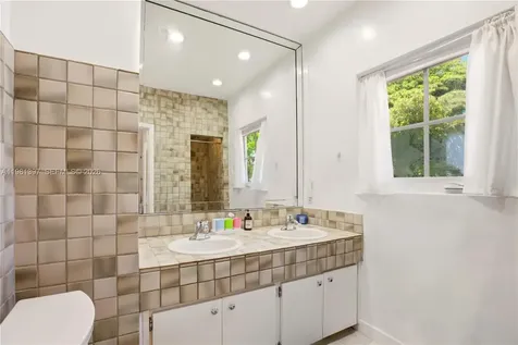 2111 Alhambra Circle Coral Gables FL 33134