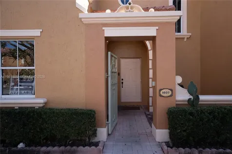 8520 NW 139th Terrace Miami Lakes FL 33016
