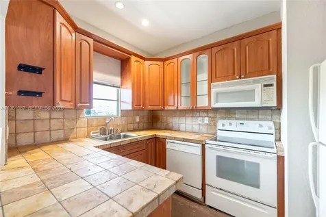 2225 NE 123rd Street North Miami FL 33181