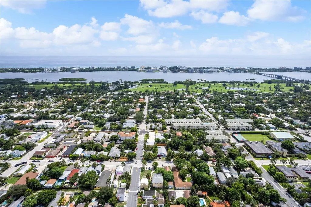 401 N 6th Avenue N Lake Worth FL 33460