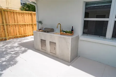 401 N 6th Avenue N Lake Worth FL 33460