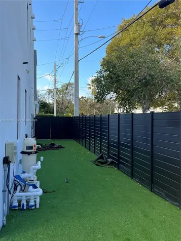 1533 SW 22 Terrace Miami FL 33145