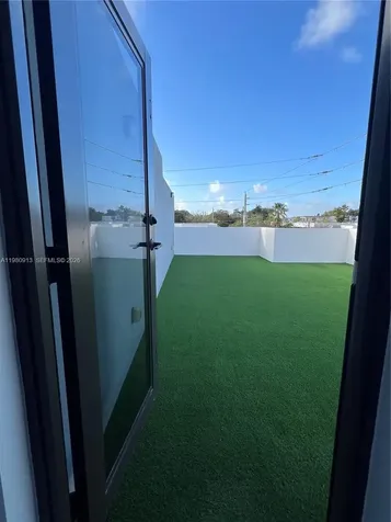 1533 SW 22 Terrace Miami FL 33145