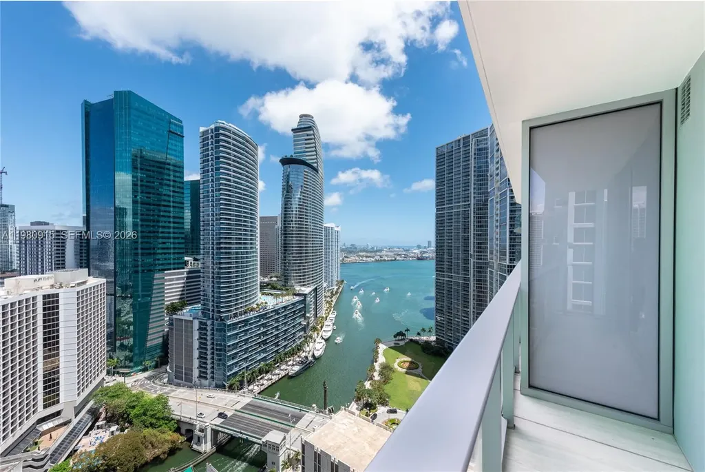 77 SE 5th Street Miami FL 33131