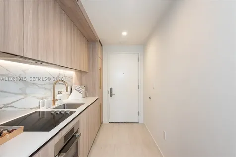77 SE 5th Street Miami FL 33131