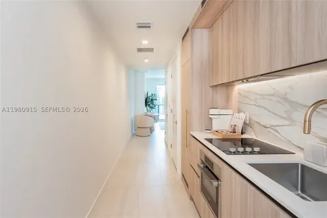 77 SE 5th Street Miami FL 33131