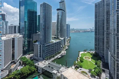 77 SE 5th Street Miami FL 33131