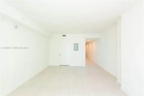 77 SE 5th Street Miami FL 33131