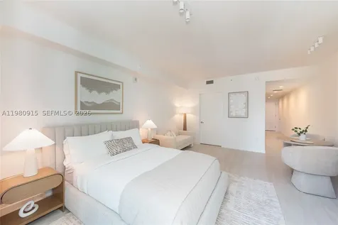 77 SE 5th Street Miami FL 33131