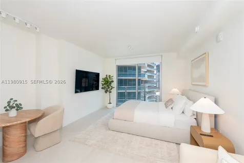77 SE 5th Street Miami FL 33131