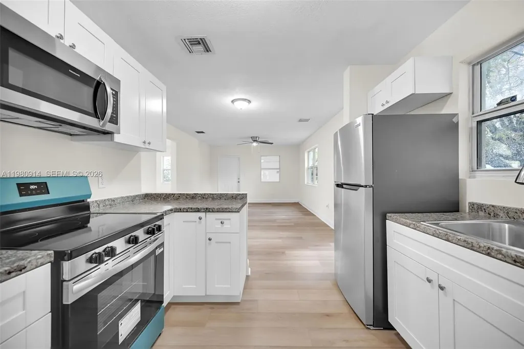 299 NW 43rd Miami FL 33127