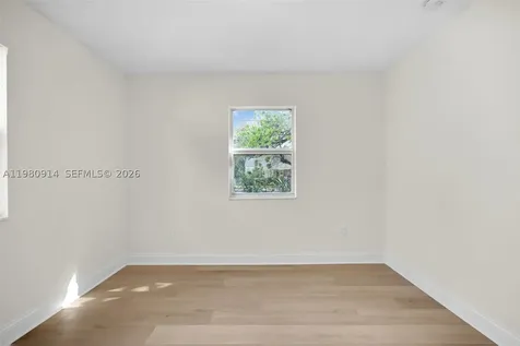 299 NW 43rd Miami FL 33127