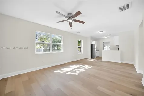 299 NW 43rd Miami FL 33127