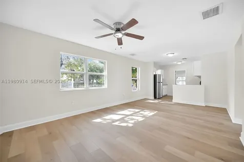 299 NW 43rd Miami FL 33127