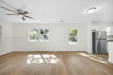 299 NW 43rd Miami FL 33127
