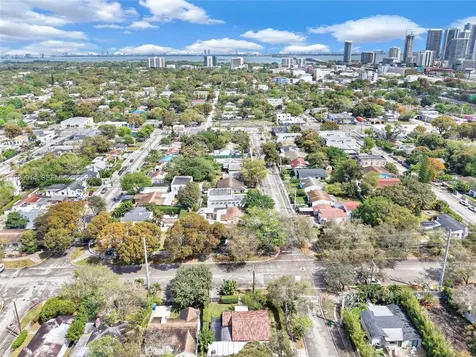 299 NW 43rd Miami FL 33127