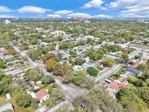 299 NW 43rd Miami FL 33127