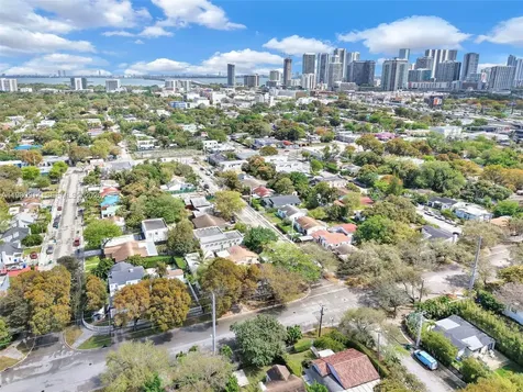 299 NW 43rd Miami FL 33127