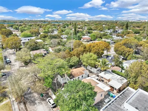 299 NW 43rd Miami FL 33127