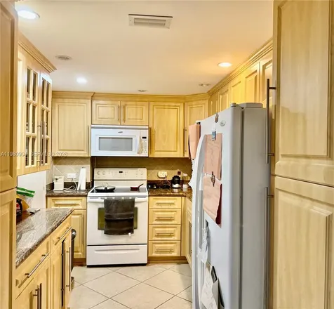 5005 Collins Avenue Miami Beach FL 33140