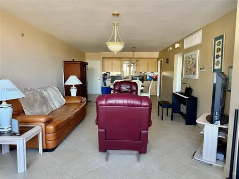 5005 Collins Avenue Miami Beach FL 33140