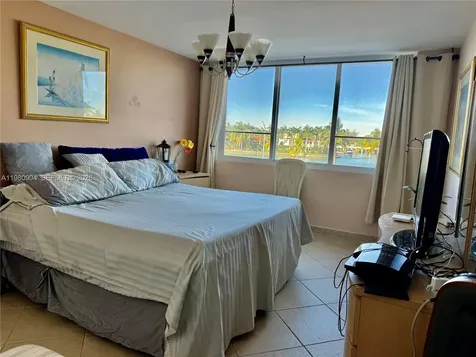 5005 Collins Avenue Miami Beach FL 33140