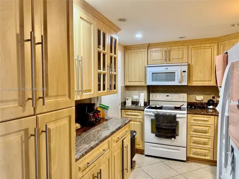 5005 Collins Avenue Miami Beach FL 33140