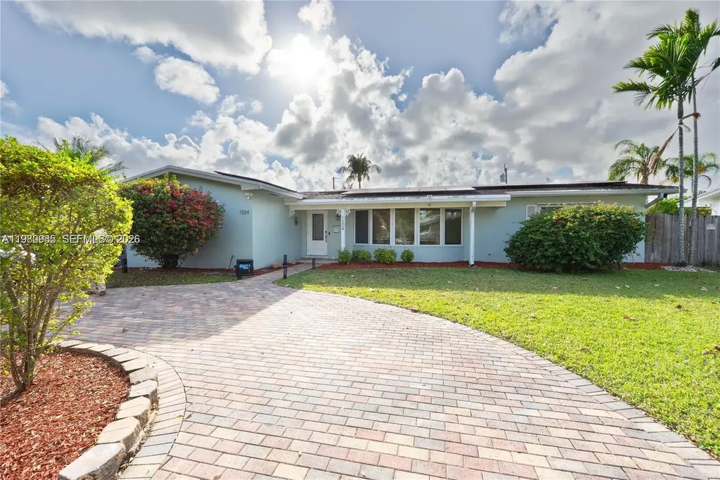1304 N 40th Avenue Hollywood FL 33021