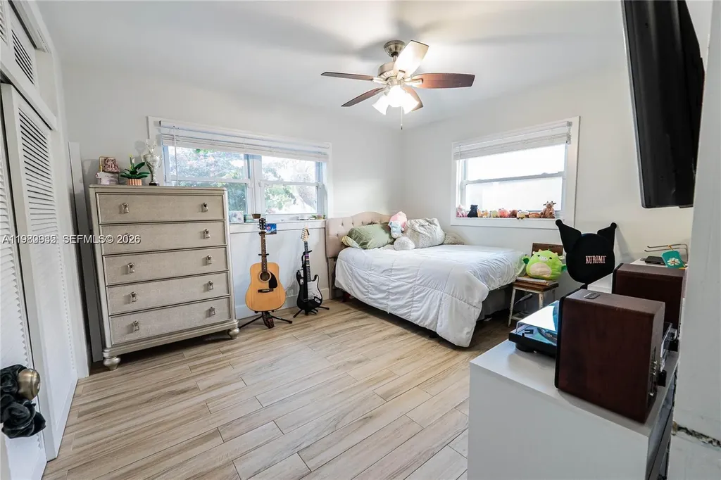 1304 N 40th Avenue Hollywood FL 33021