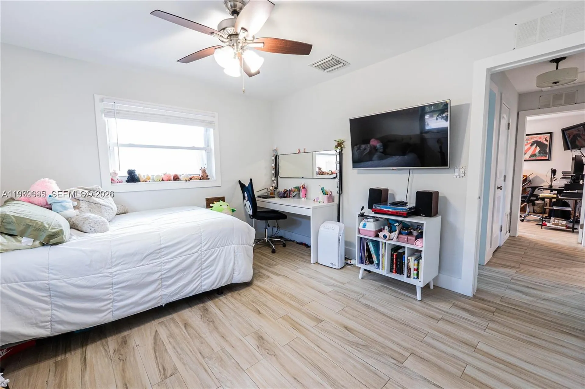 1304 N 40th Avenue Hollywood FL 33021