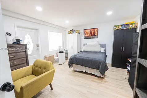 1304 N 40th Avenue Hollywood FL 33021