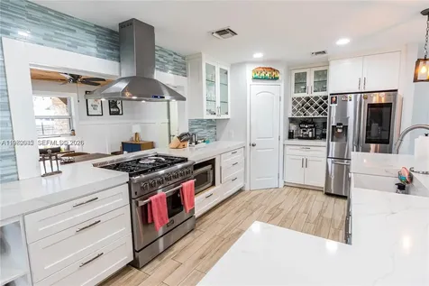 1304 N 40th Avenue Hollywood FL 33021