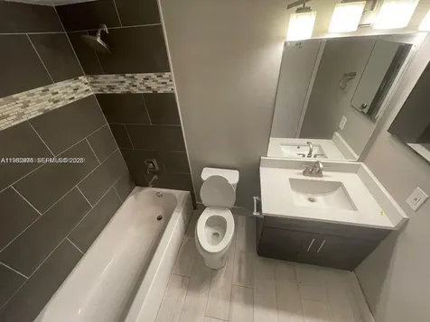 2811 N Oakland Forest Drive Oakland Park FL 33309