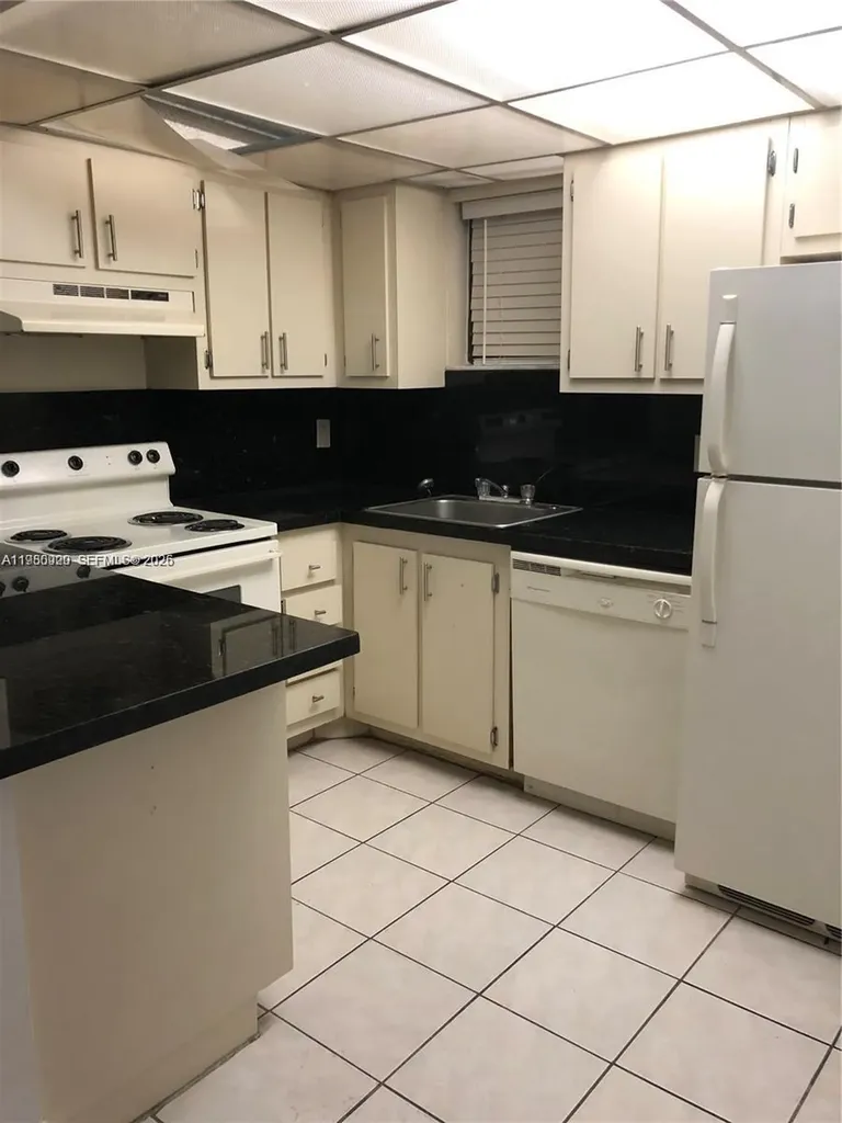 8290 Lake Drive Doral FL 33166