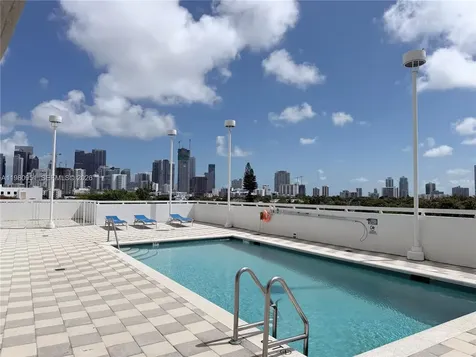 900 SW 8th Street Miami FL 33130