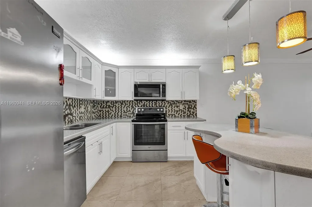 21300 San Simeon Way Miami FL 33179