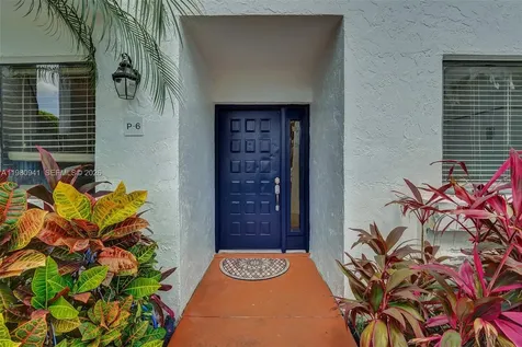 21300 San Simeon Way Miami FL 33179