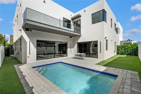 7453 NW 100th Court Doral FL 33178