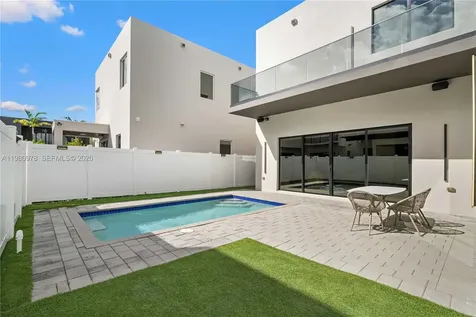 7453 NW 100th Court Doral FL 33178
